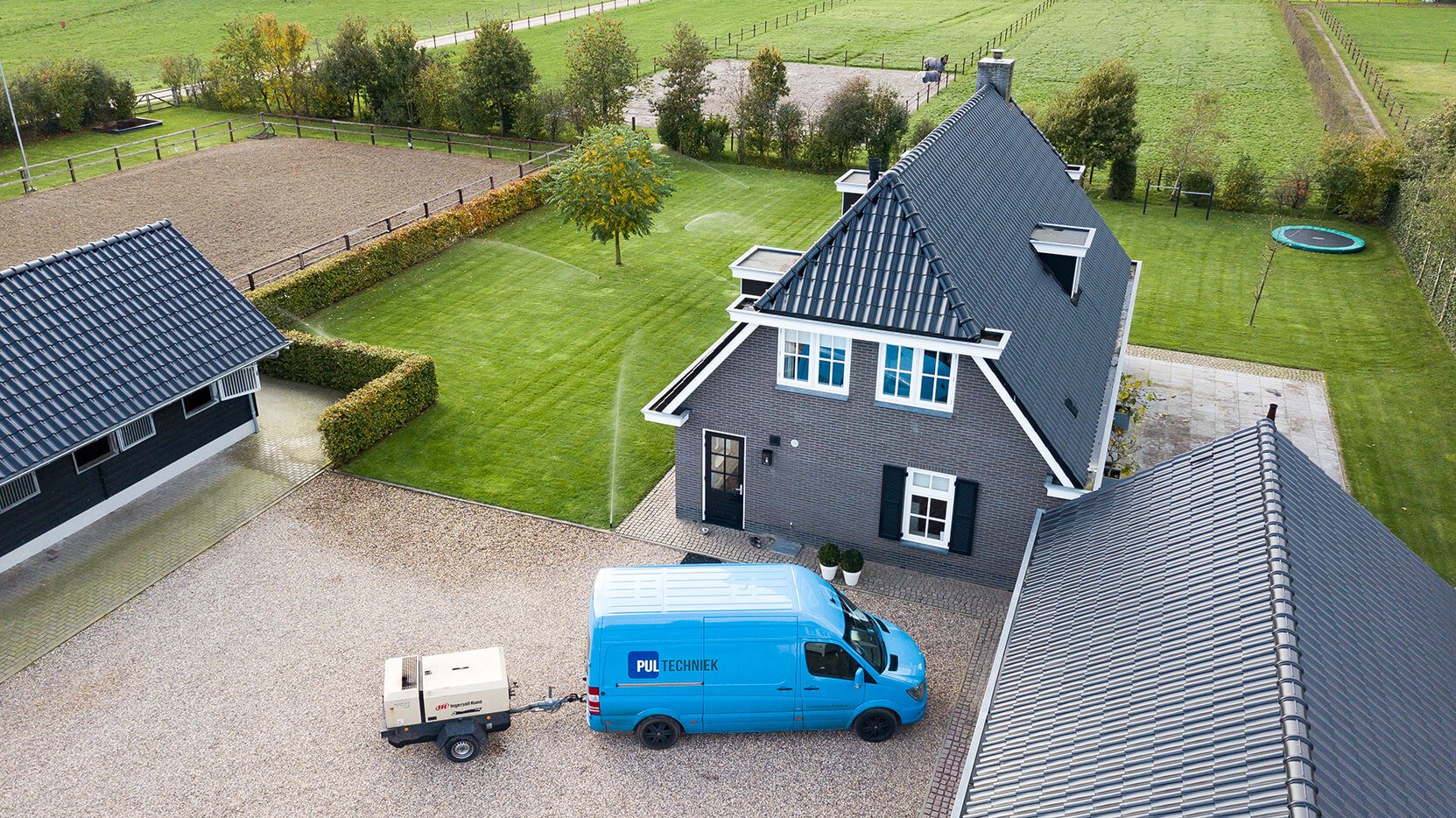 Er zijn twee soorten grondboringen mogelijk, namelijk door een spuitboring of een bronboring